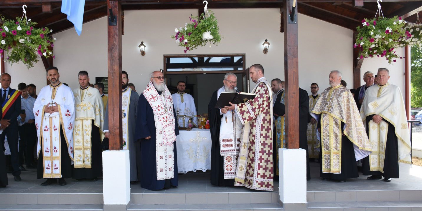 Sfințirea noii capele mortuare din Cășeiu, Cluj 120274