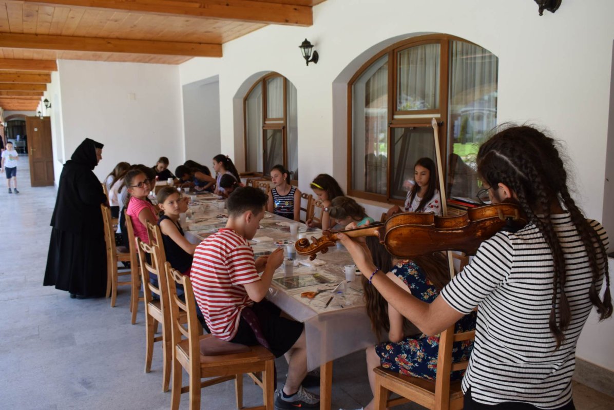 Tabăra de creaţie „Icoana în suflet  de copil”, la Mănăstirea Timişeni-Şag 120236