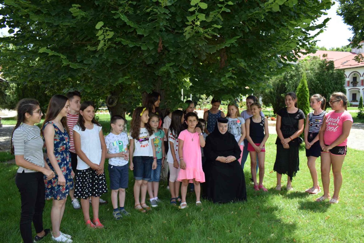 Tabăra de creaţie „Icoana în suflet  de copil”, la Mănăstirea Timişeni-Şag 120237