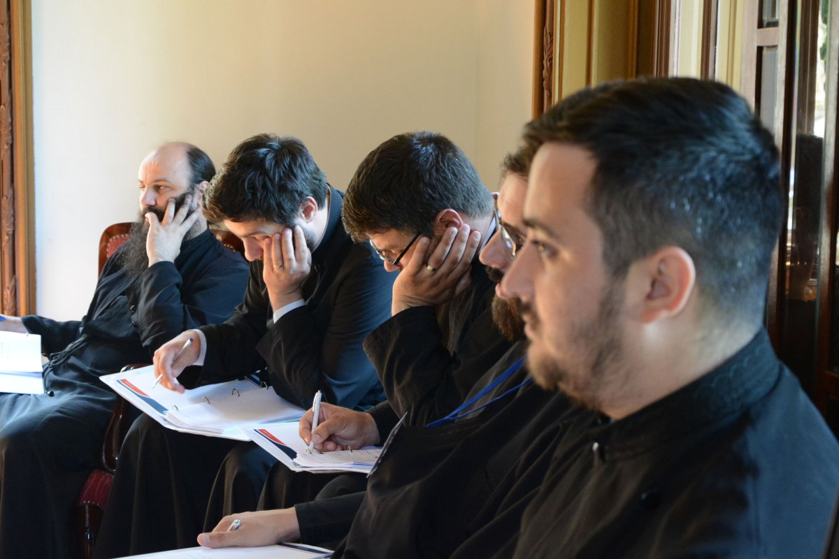 „O oportunitate extraordinară pentru tinerii preoţi” 120362