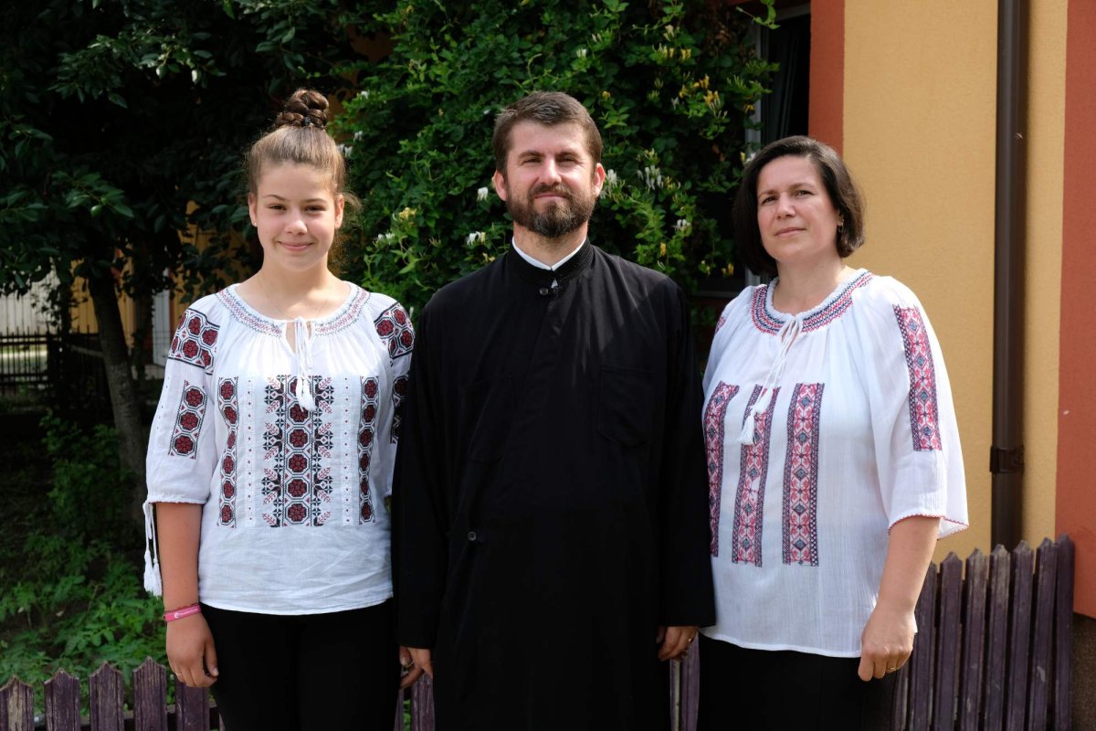 Frecăței, parohia născută „din apă și duh” 120372