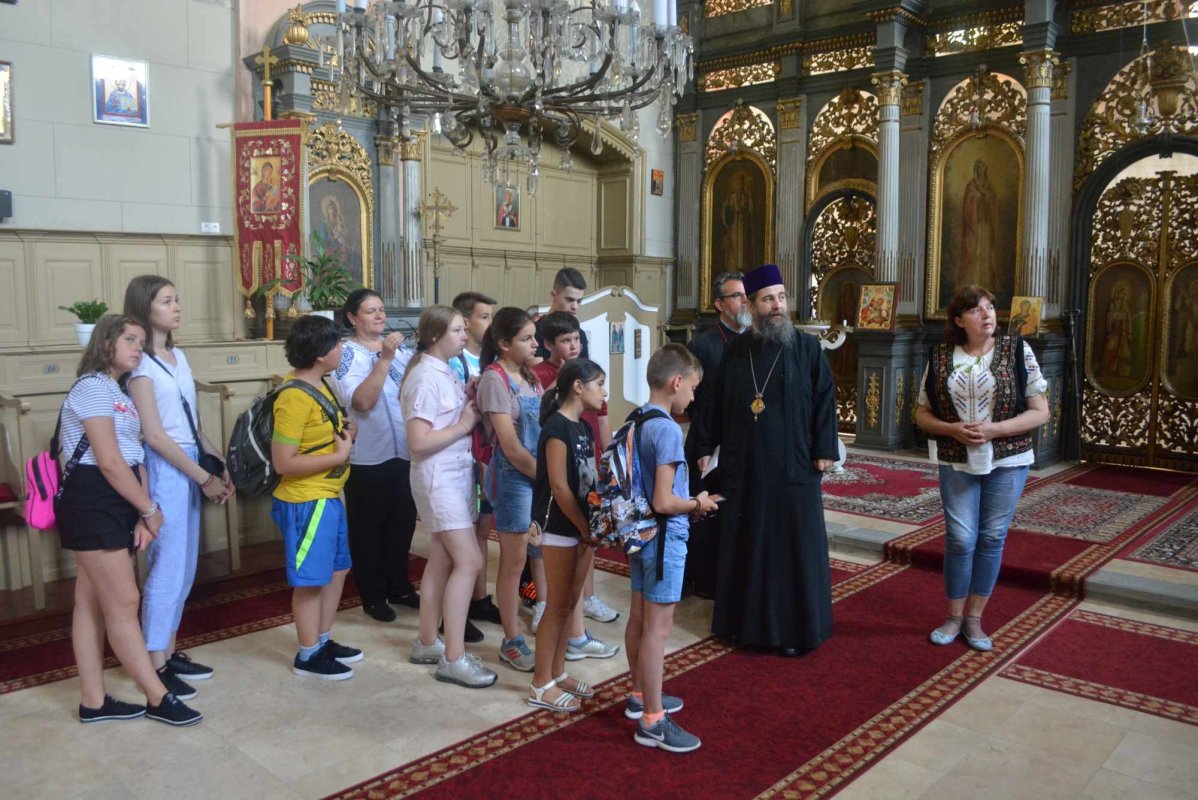 Școala de vară „Meșteșuguri  și tradiții românești” 120369