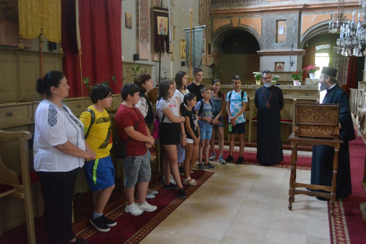 Școala de vară „Meșteșuguri  și tradiții românești” 120370