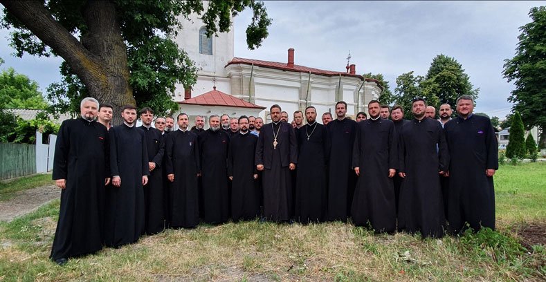 Şedinţă semestrială în Protopopiatul Roman 120430