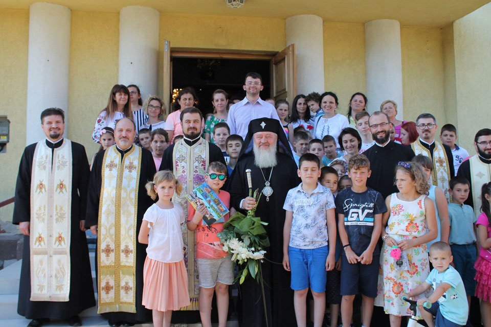 Binecuvântare arhierească la Școala de vară din parohia clujeană „Buna Vestire” 120492