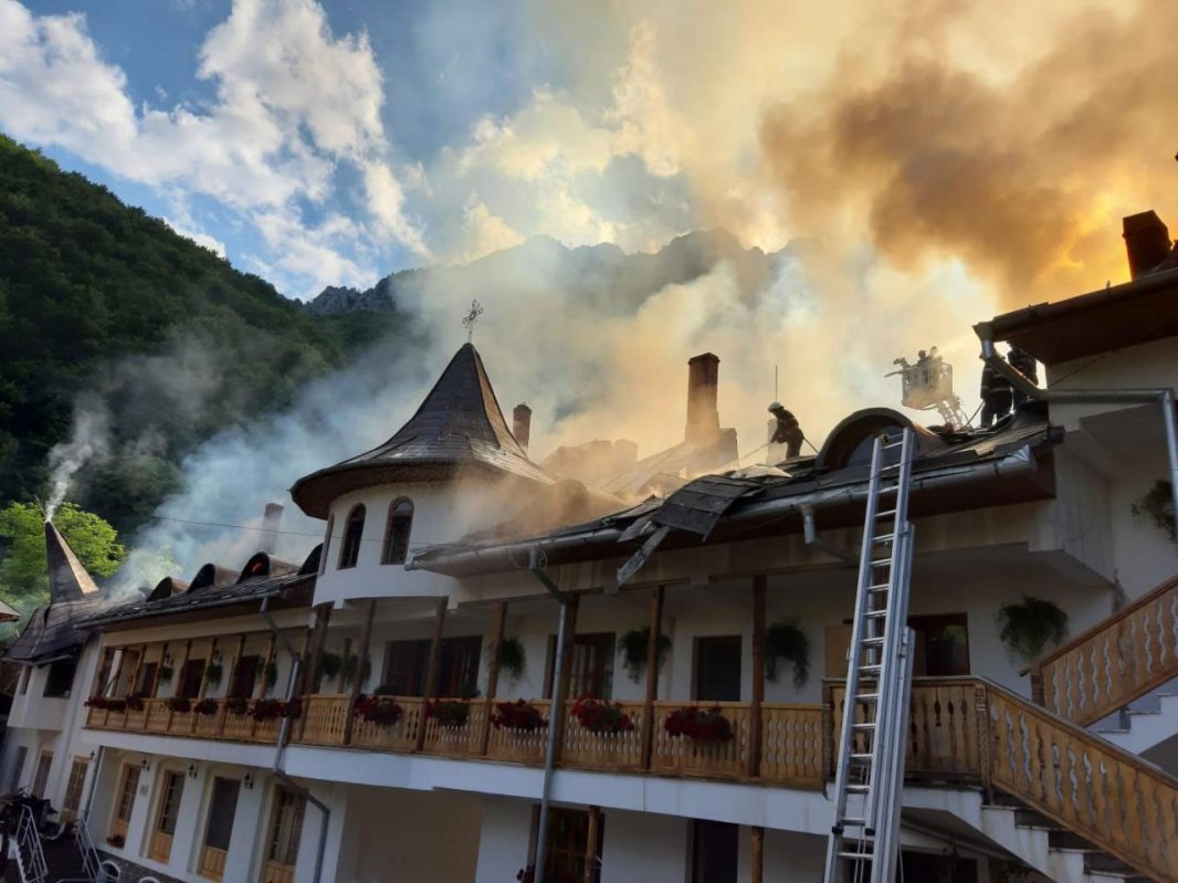 Comunicat de presă: Apel la rugăciune pentru obștea monahală a Mănăstirii Râmeț 120491