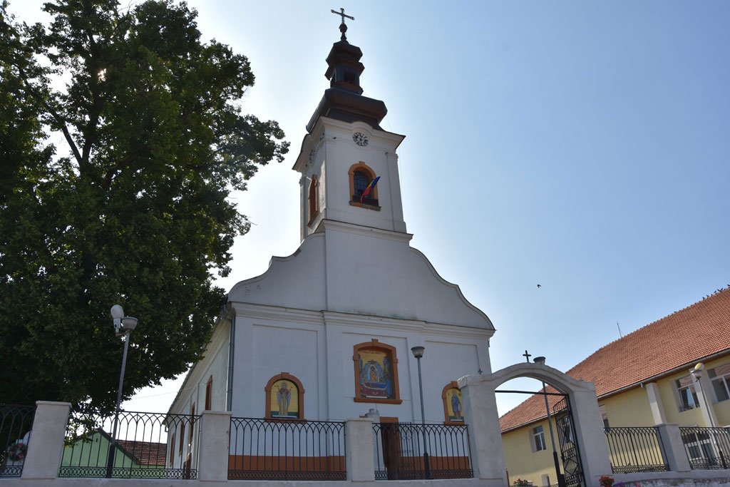 Hramul Parohiei Domaşnea, judeţul Caraş-Severin 120484