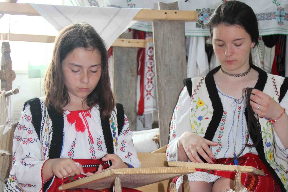Şcoala tradiţiilor de la Ciurbeşti 120446