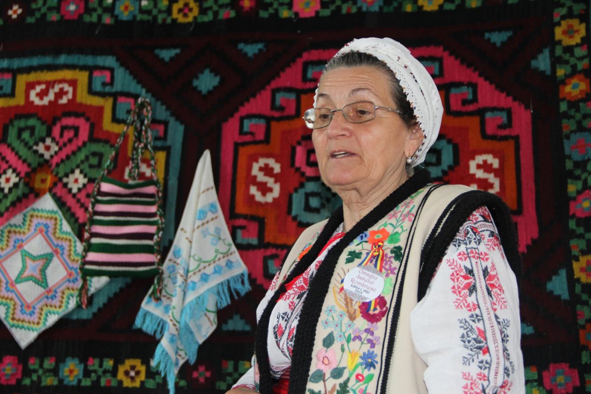 Şcoala tradiţiilor de la Ciurbeşti 120448