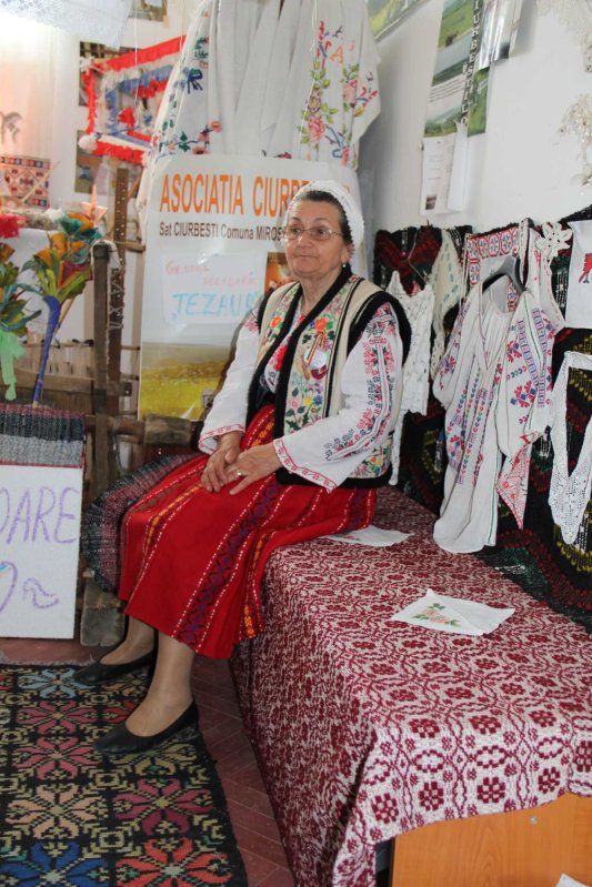 Şcoala tradiţiilor de la Ciurbeşti 120452