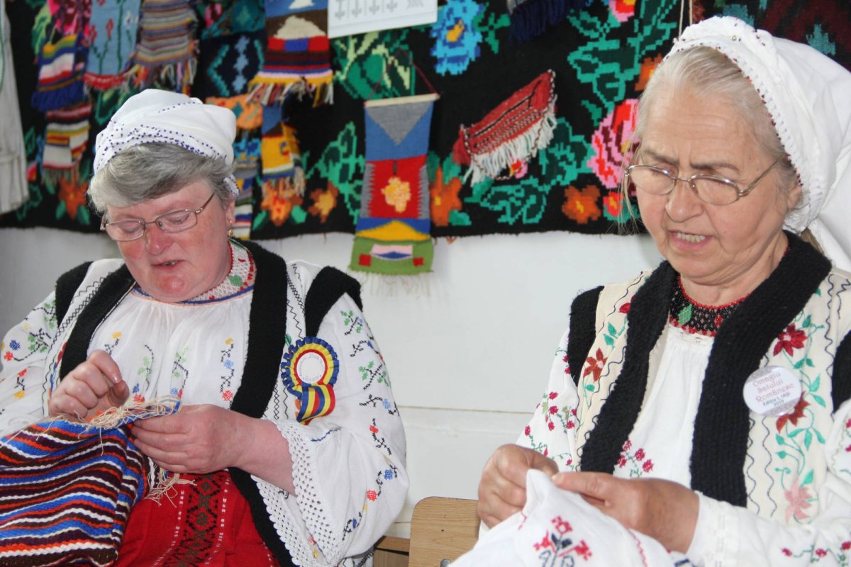 Şcoala tradiţiilor de la Ciurbeşti 120453