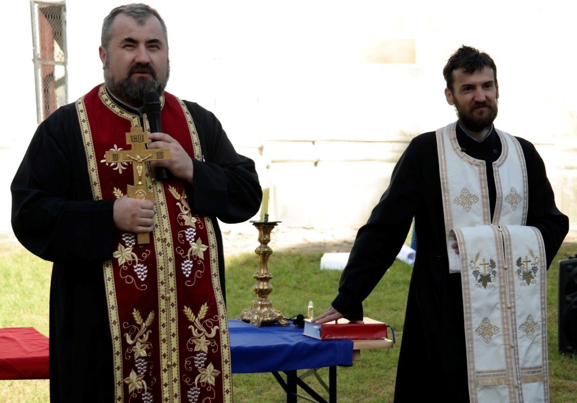 Tabără de vară în pridvorul satului 120466