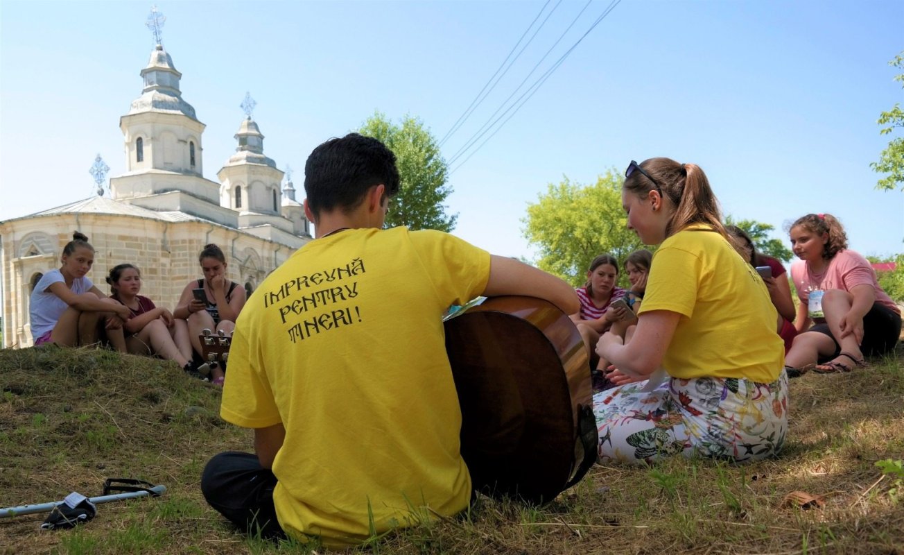 Tabără de vară în pridvorul satului 120467