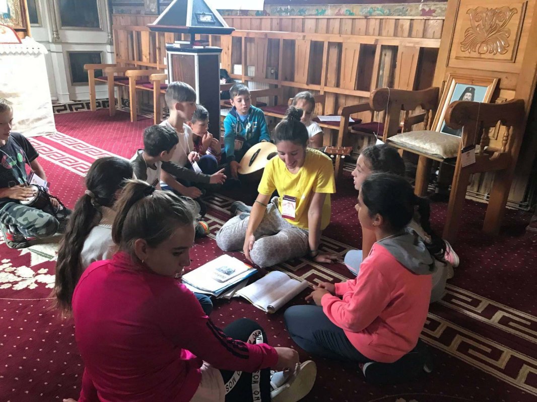 Tabără de vară în pridvorul satului 120470