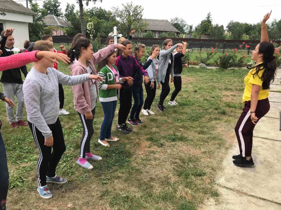 Tabără de vară în pridvorul satului 120471