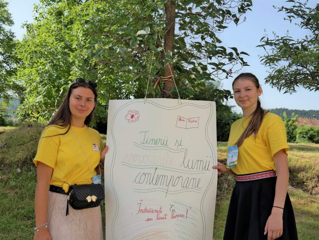 Tabără de vară în pridvorul satului 120474