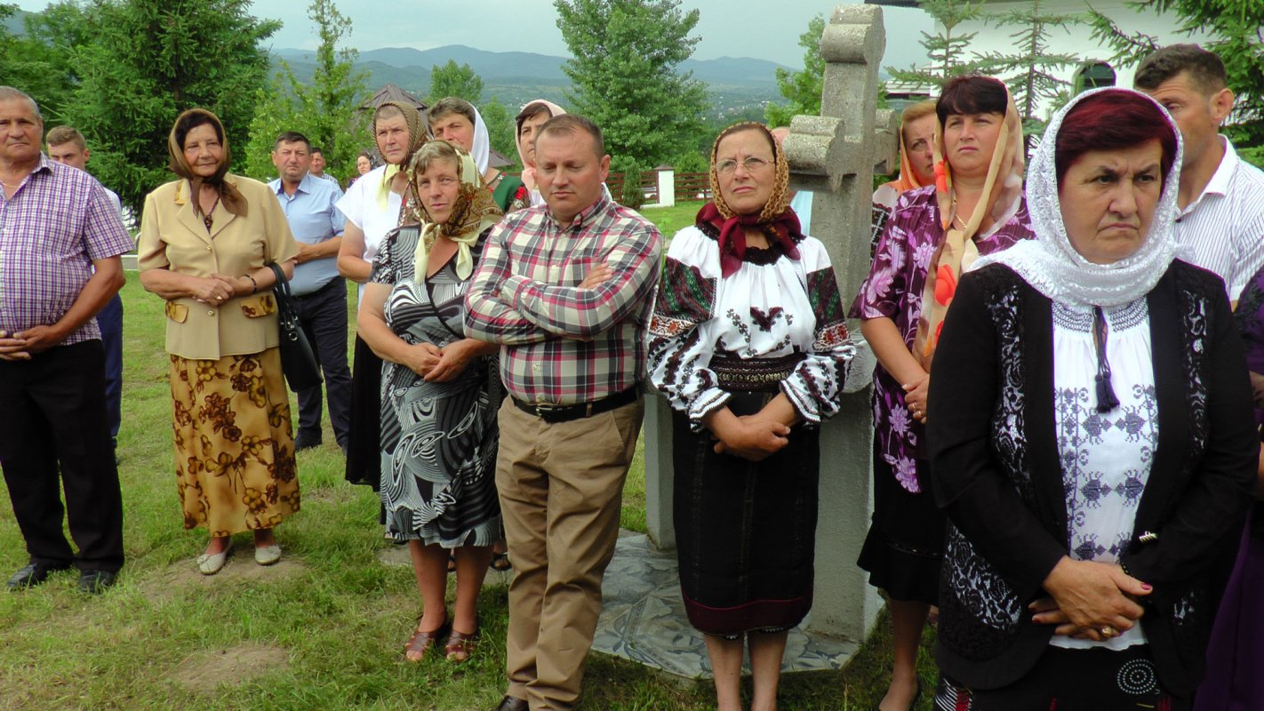 Doi ierarhi la hramul istoric al Parohiei Milişăuţi 120622