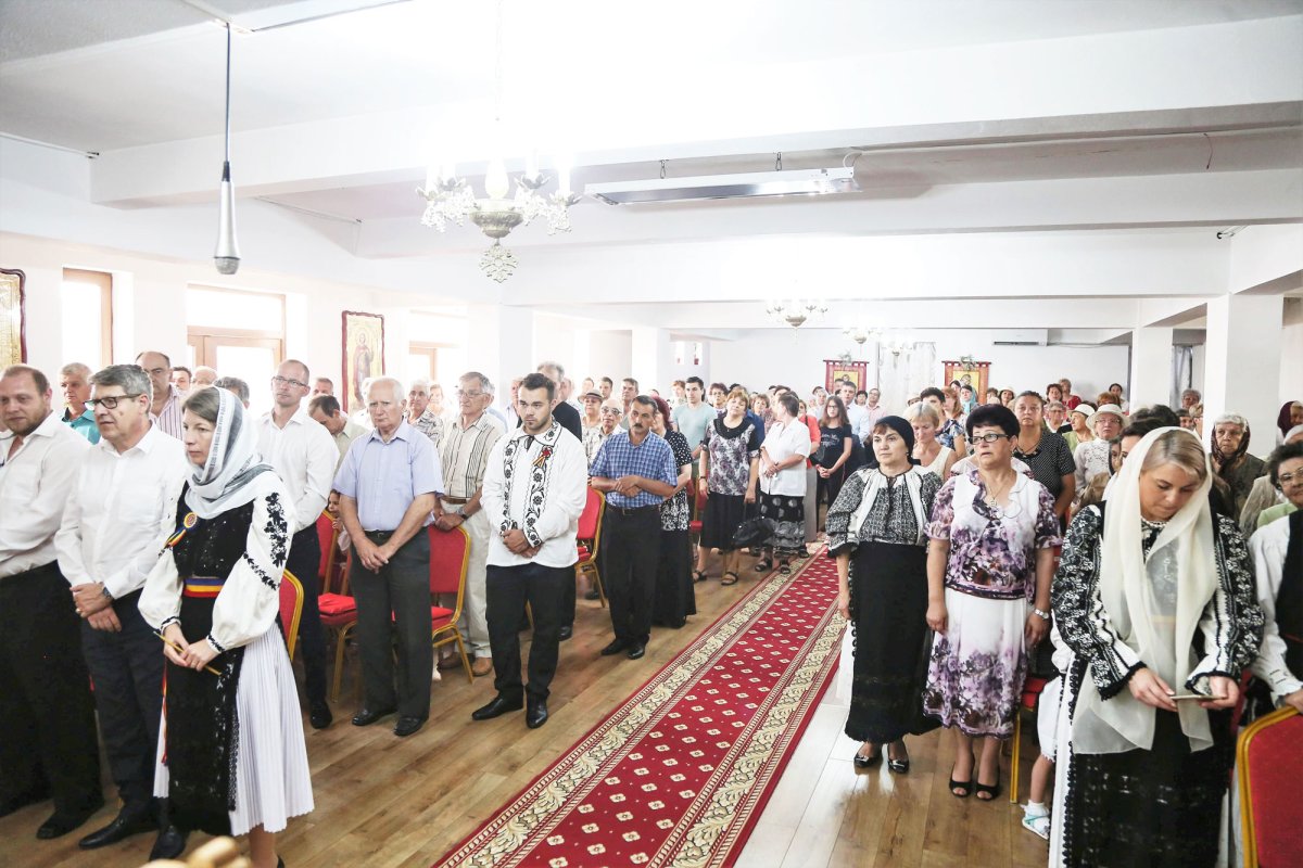 Slujiri arhiereşti în Duminica a treia după Rusalii 120609