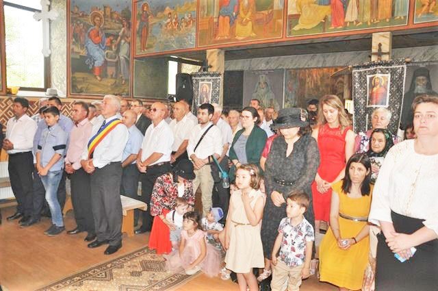 Slujiri arhiereşti în Duminica a treia după Rusalii 120611