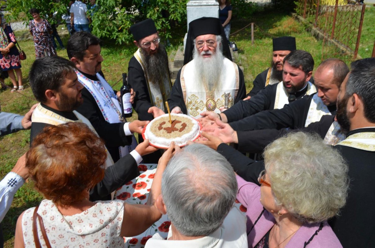 Slujbă în cinstea eroilor mehedinţeni 120660