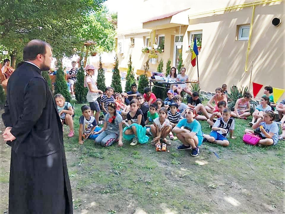 Activităţi de vacanţă pentru copii, la Ocna Mureş, în cadrul „Taberei micului creştin” 120772