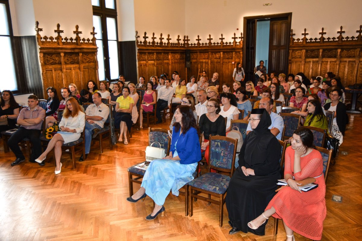 Conferinţa naţională „Familia în societatea contemporană“ 120778