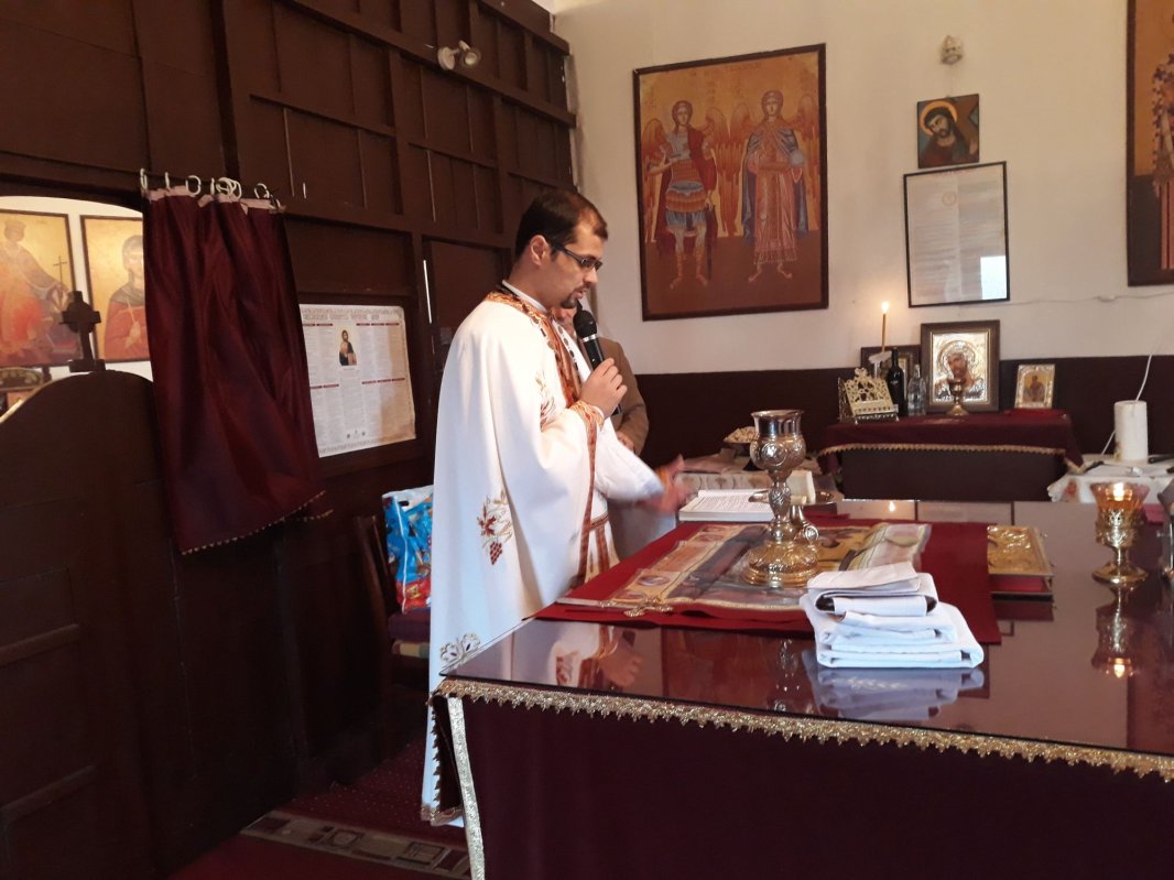 Preotul care „aruncă flori în calea dreptății” 120786