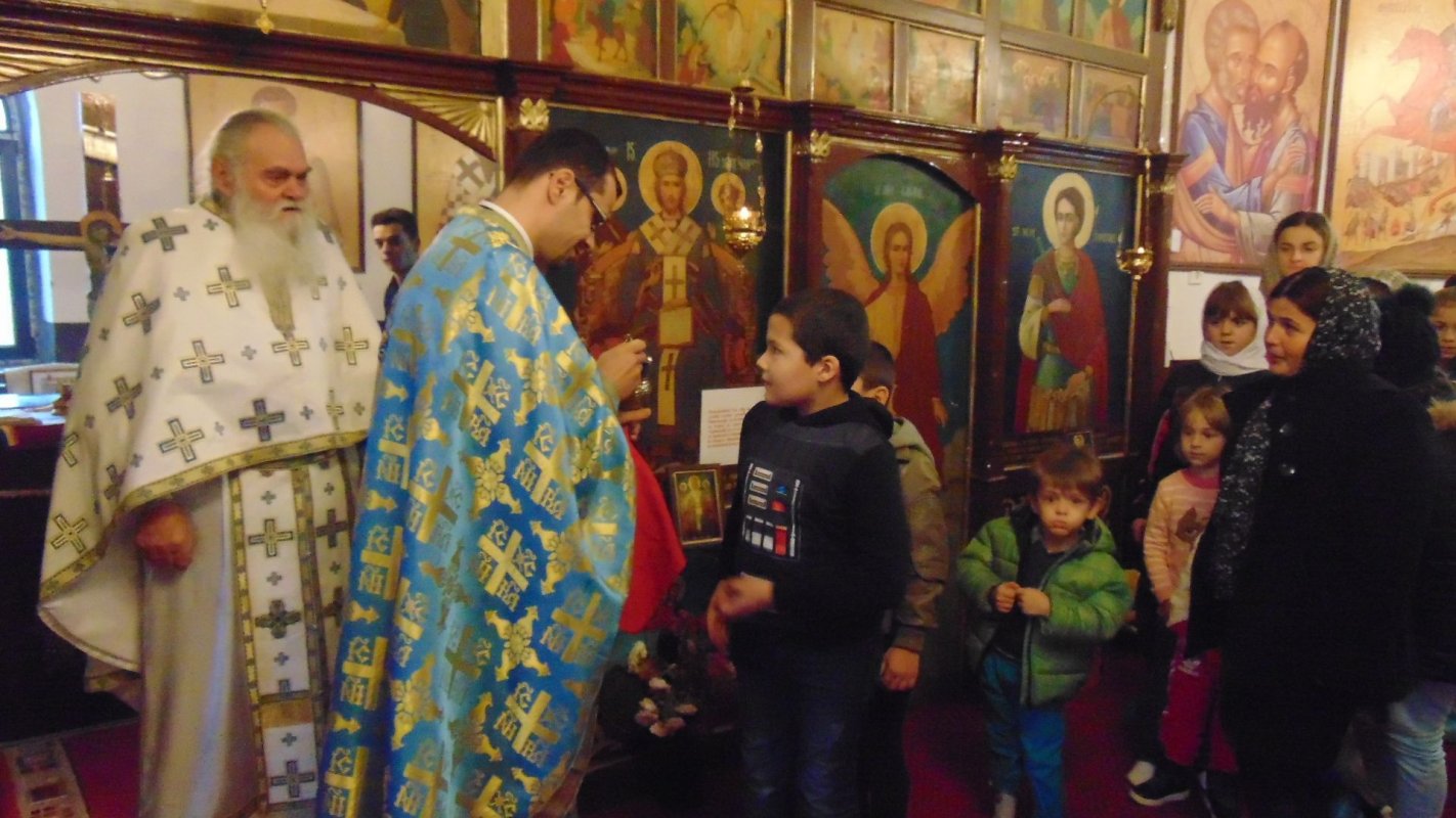 Preotul care „aruncă flori în calea dreptății” 120792