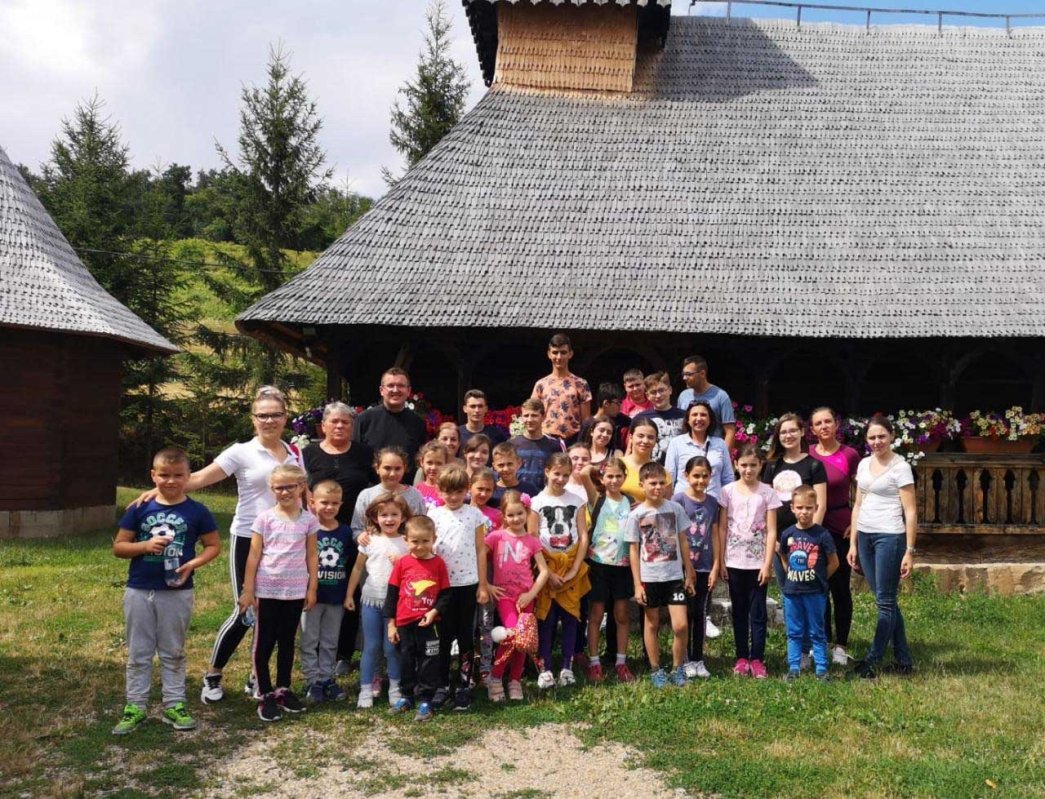 Activităţi recreative pentru tinerii din Parohia Teleac, Alba 120964