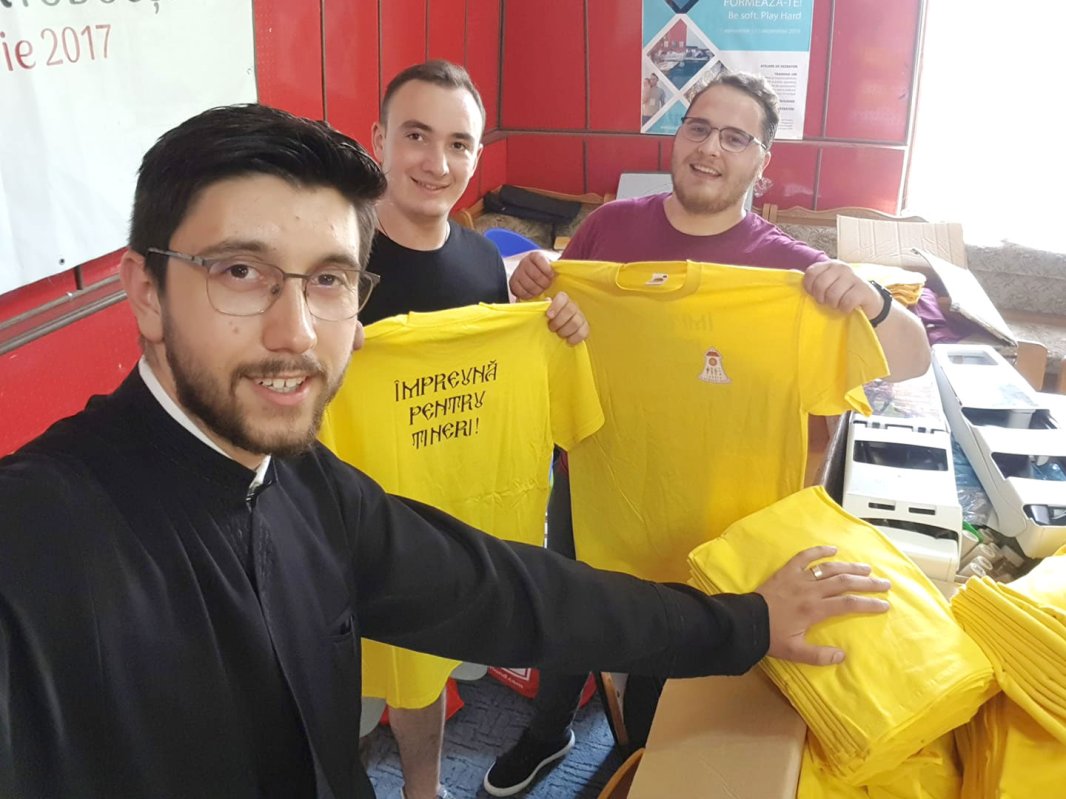 Cinci mii de copii şi tineri în taberele din pridvorul satului 120921