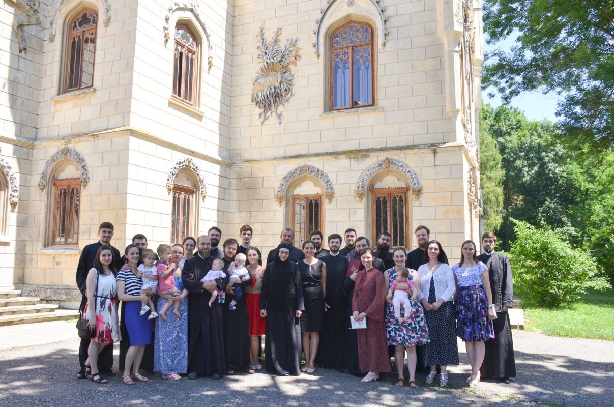 Atelierul de formare a tinerilor preoţi a ajuns la final 121049