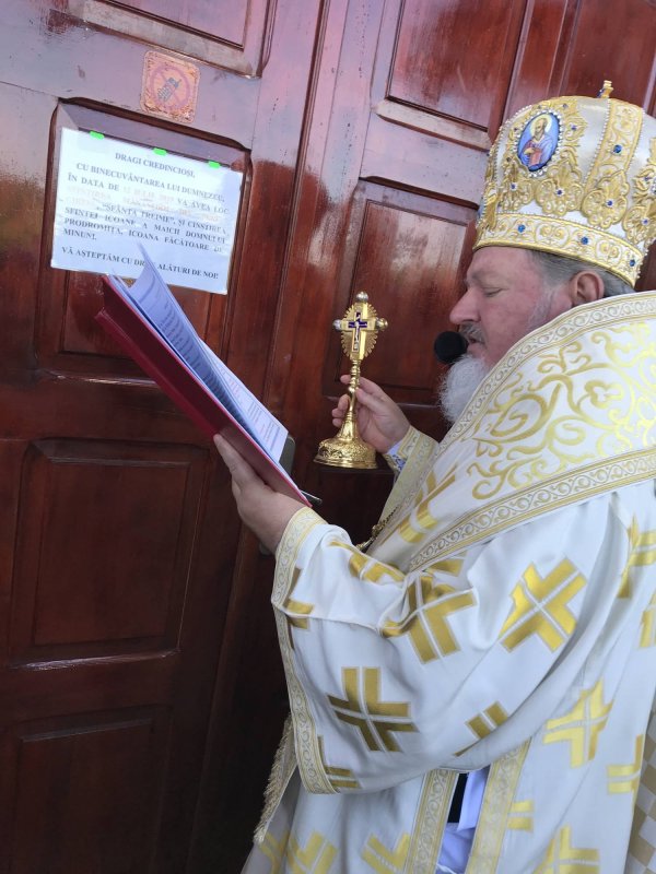 Biserica Mănăstirii Pereu a fost sfinţită 120979