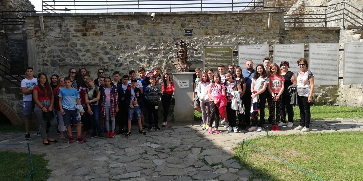 Pelerinaj în Moldova al tinerilor din Parohia Subpiatră, Oradea 121040