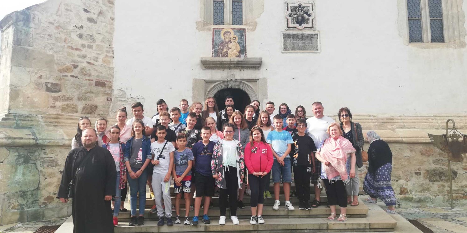 Pelerinaj în Moldova al tinerilor din Parohia Subpiatră, Oradea 121043