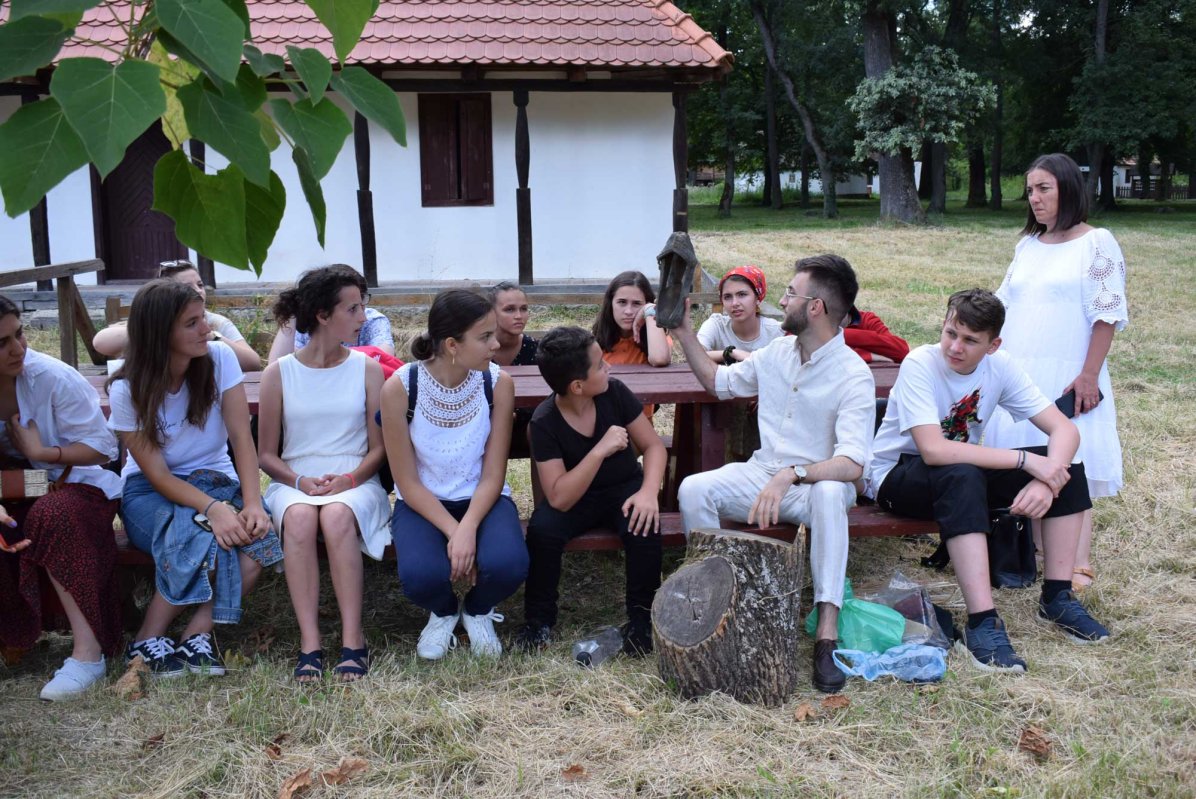 Tabăra „Tradiție și noutate”, în Arhiepiscopia Timișoarei 121027