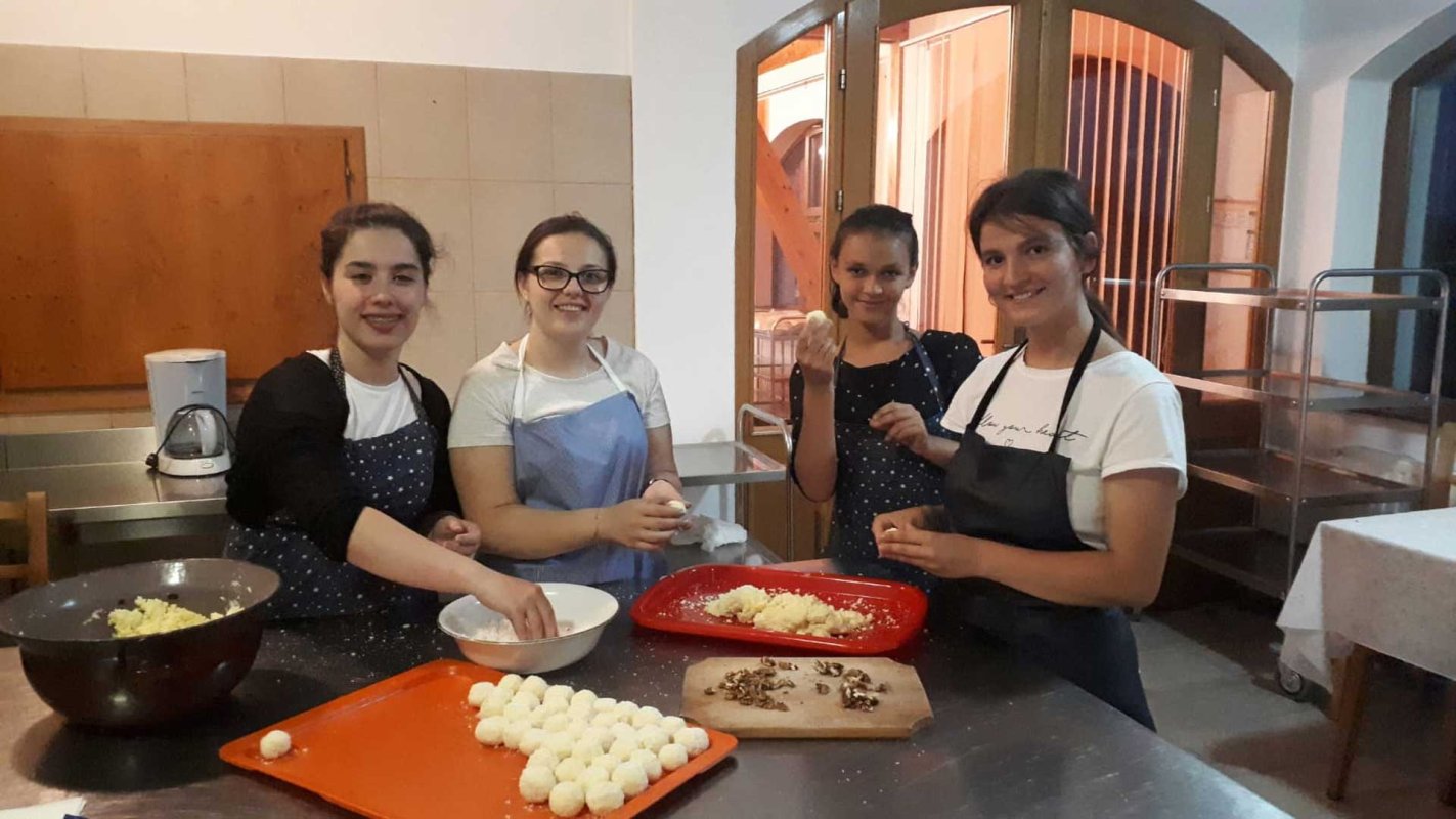 Tabăra „Tradiție și noutate”, în Arhiepiscopia Timișoarei 121030