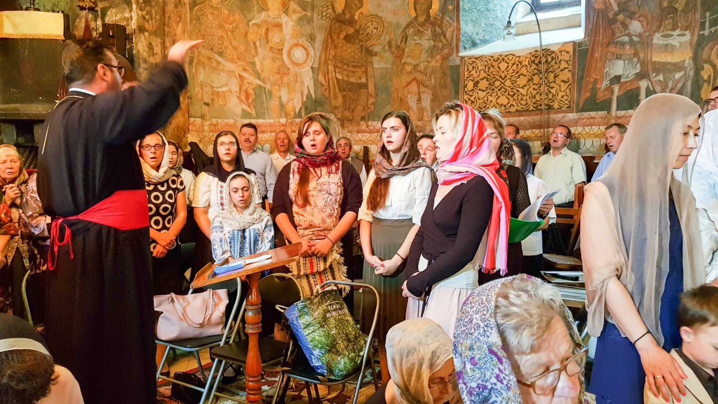 IPS Părinte Pimen a slujit Sfânta Liturghie la Mănăstirea „Sfântul Ioan cel Nou de la Suceava” 121174