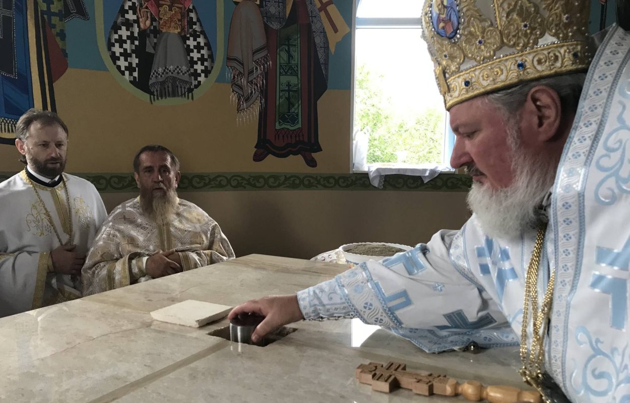 Sfințirea bisericii parohiei ortodoxe ucrainene din Dragomirești, județul Timiș 121125