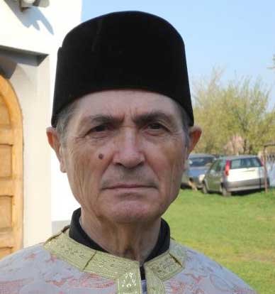 Părintele Romul Poparad s-a mutat în Veşnicie 121228