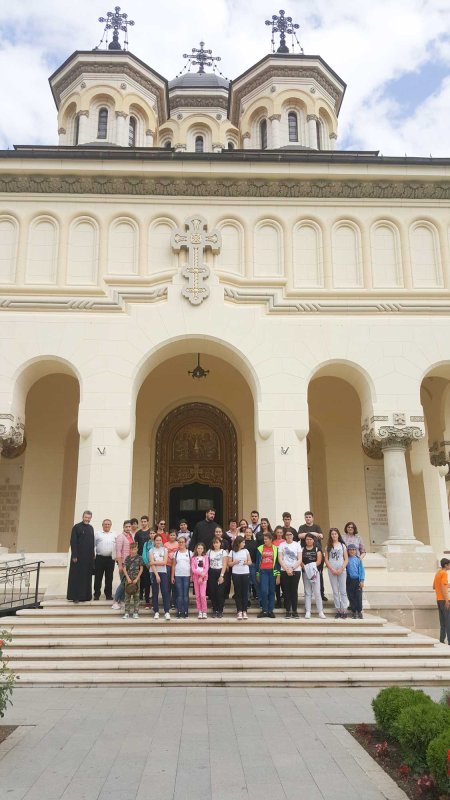 Excursie educativă şi activitate cultural-misionară a Grupului „Vlăstarele Rarăului“ din Câmpulung Moldovenesc 121321