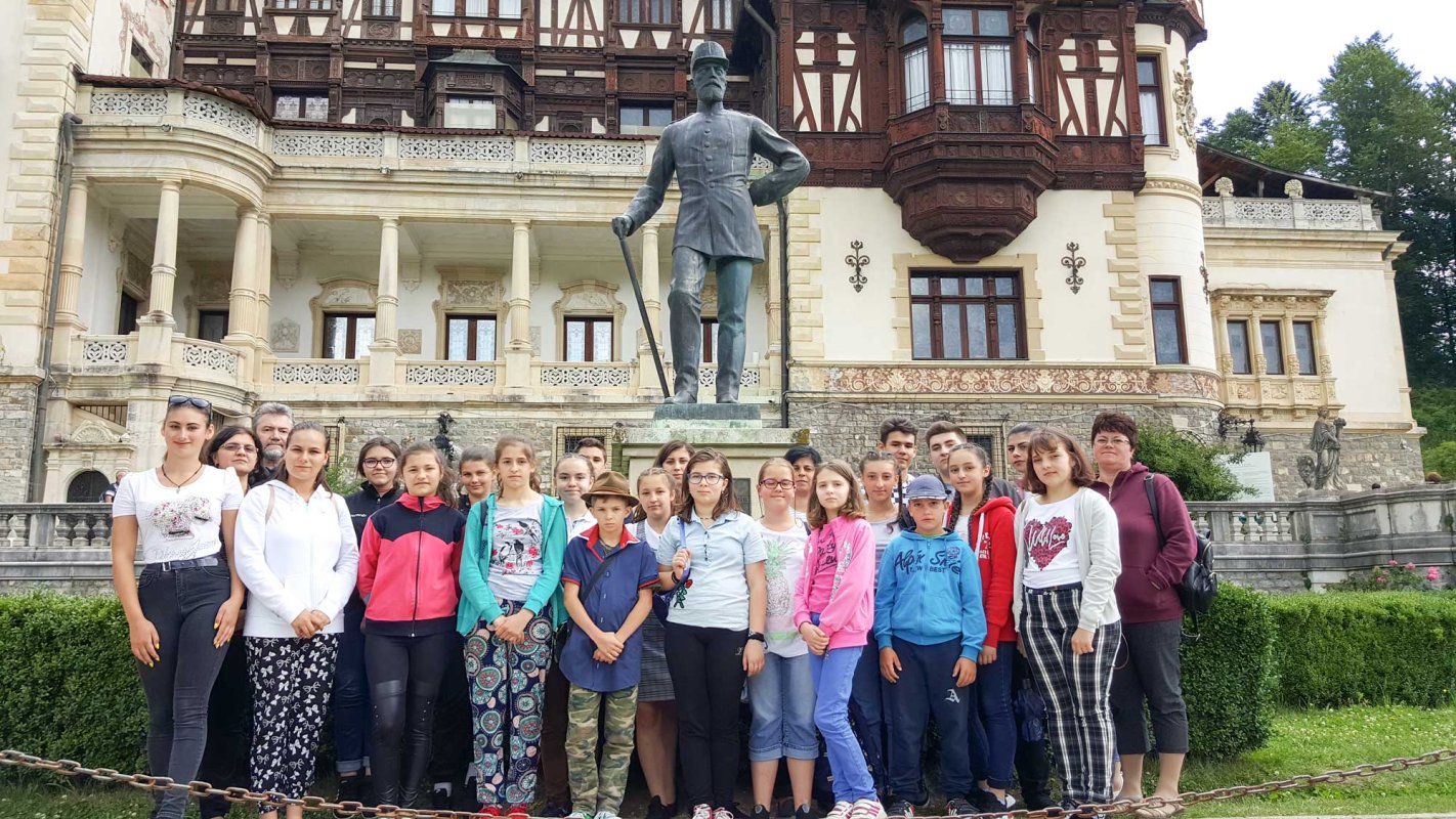 Excursie educativă şi activitate cultural-misionară a Grupului „Vlăstarele Rarăului“ din Câmpulung Moldovenesc 121322