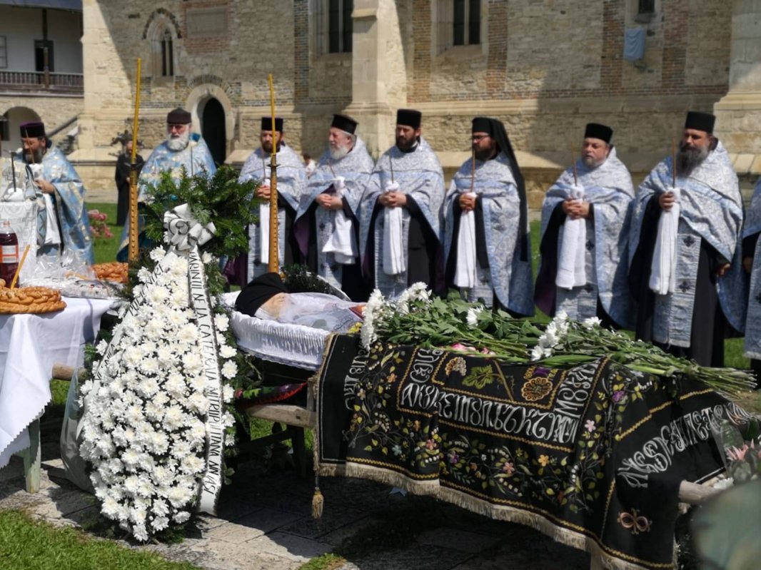 Un monah harnic, evlavios şi curajos – Părintele Tarasie Murgoci (1932-2019)  121397