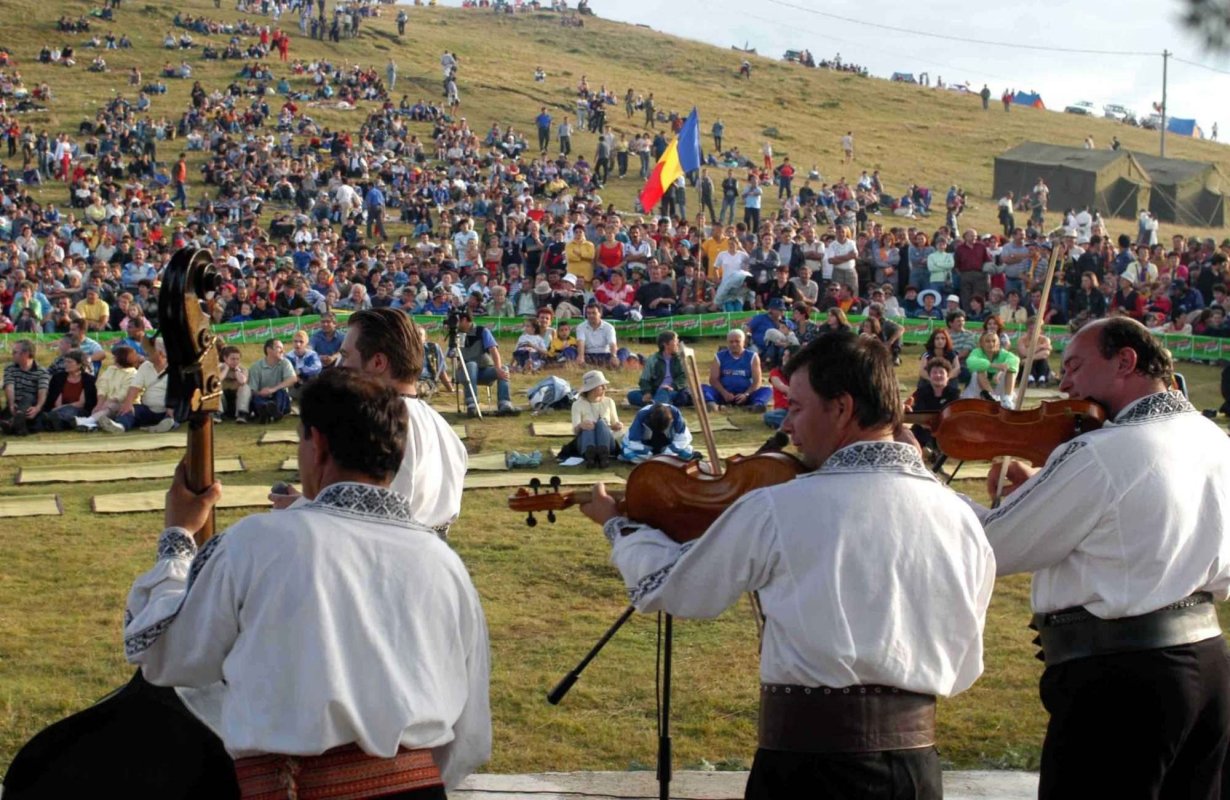 Sărbătoarea de pe Muntele Găina 121479