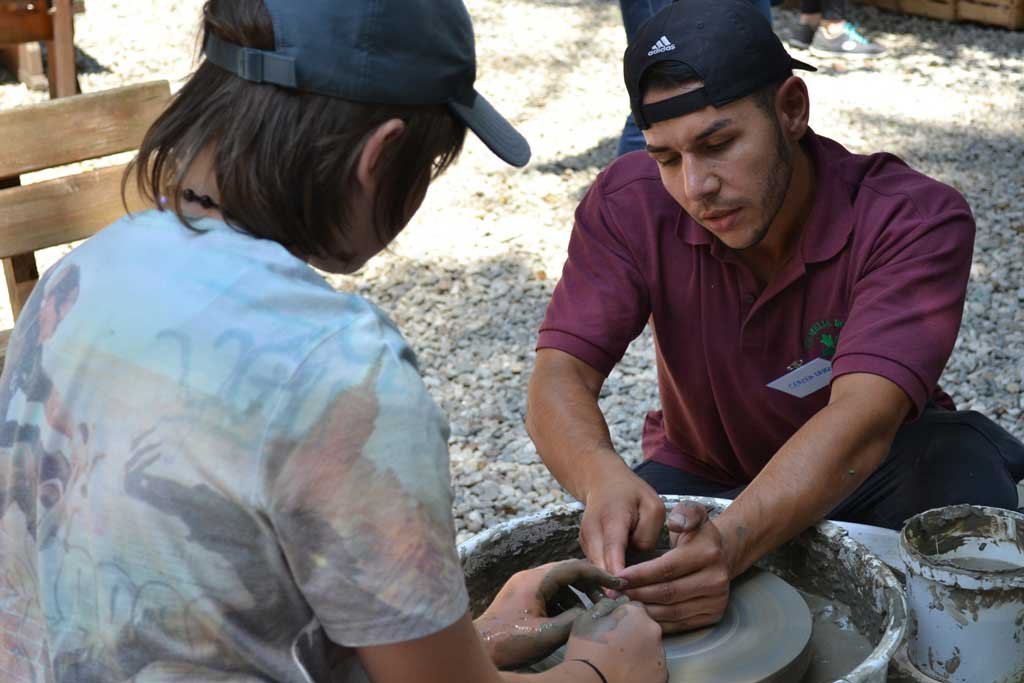 Târg al olarilor în Muzeul în aer liber din Dumbrava Sibiului 121502