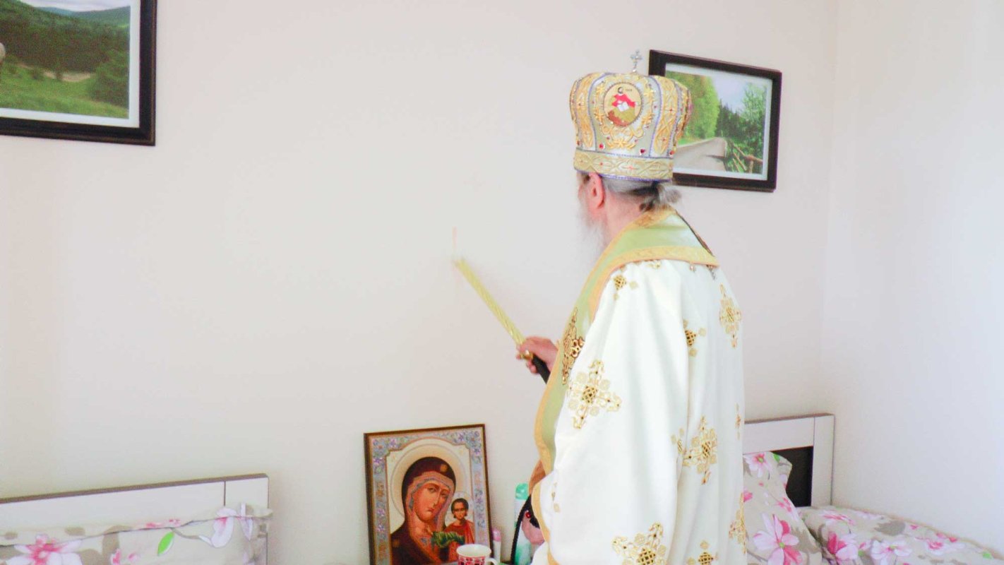 „Atunci când omul se îndepărtează de Dumnezeu, se îndepărtează şi de semeni” 121639