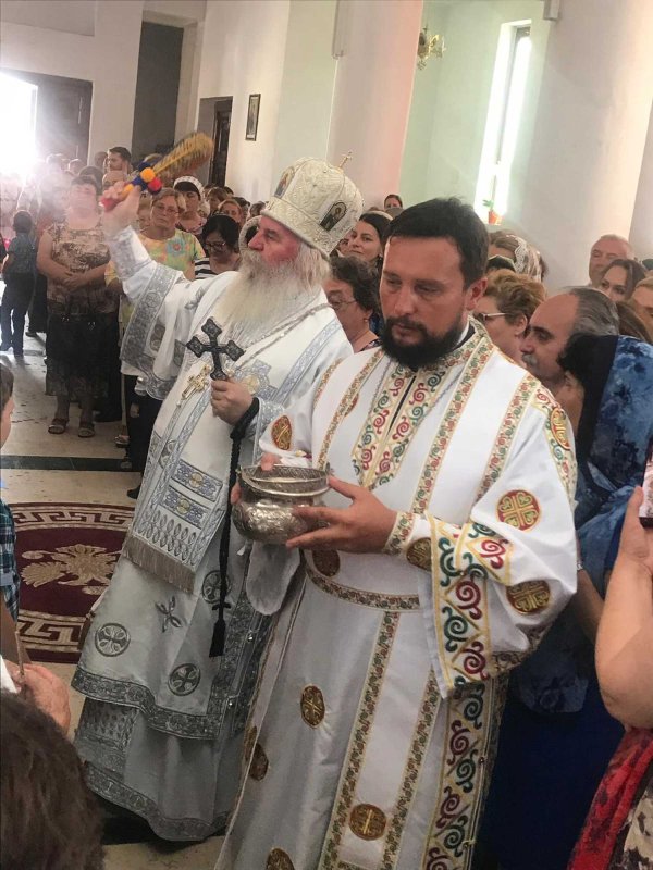 Slujiri şi binecuvântări arhierești în Duminica a cincea după Rusalii 121728