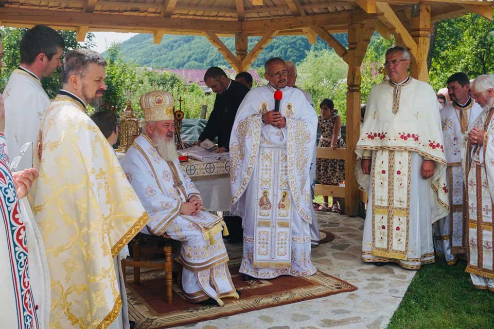 Slujiri şi binecuvântări arhierești în Duminica a cincea după Rusalii 121729