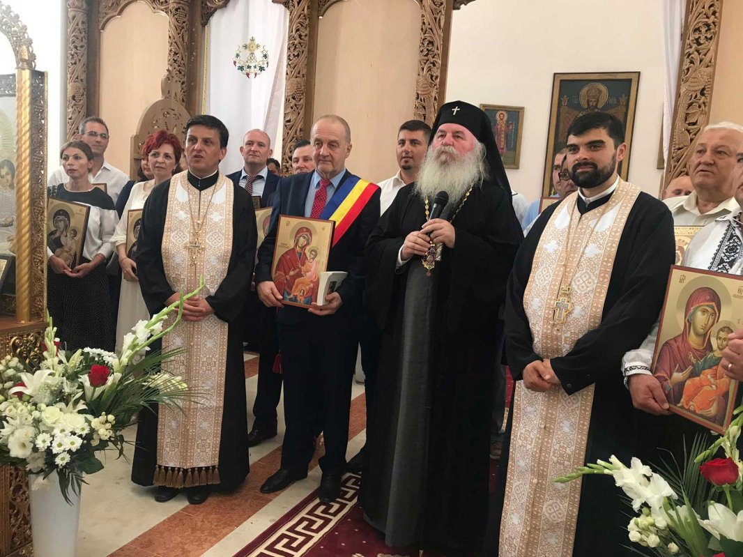 Slujiri şi binecuvântări arhierești în Duminica a cincea după Rusalii 121730