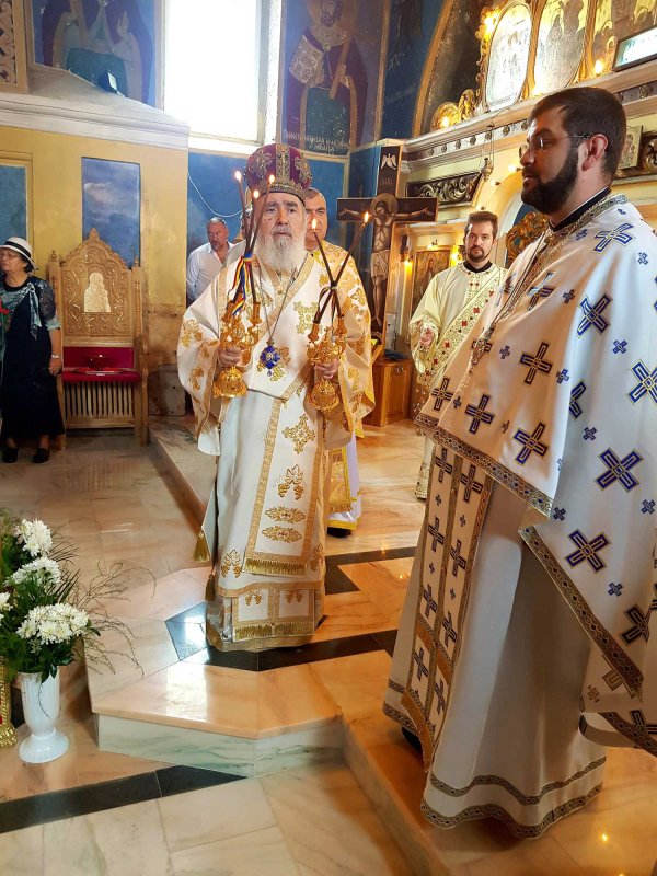 Slujiri şi binecuvântări arhierești în Duminica a cincea după Rusalii 121731