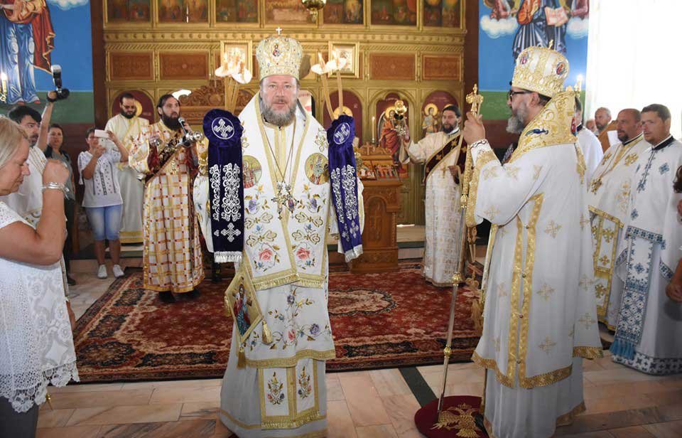 Slujiri şi binecuvântări arhierești în Duminica a cincea după Rusalii 121743